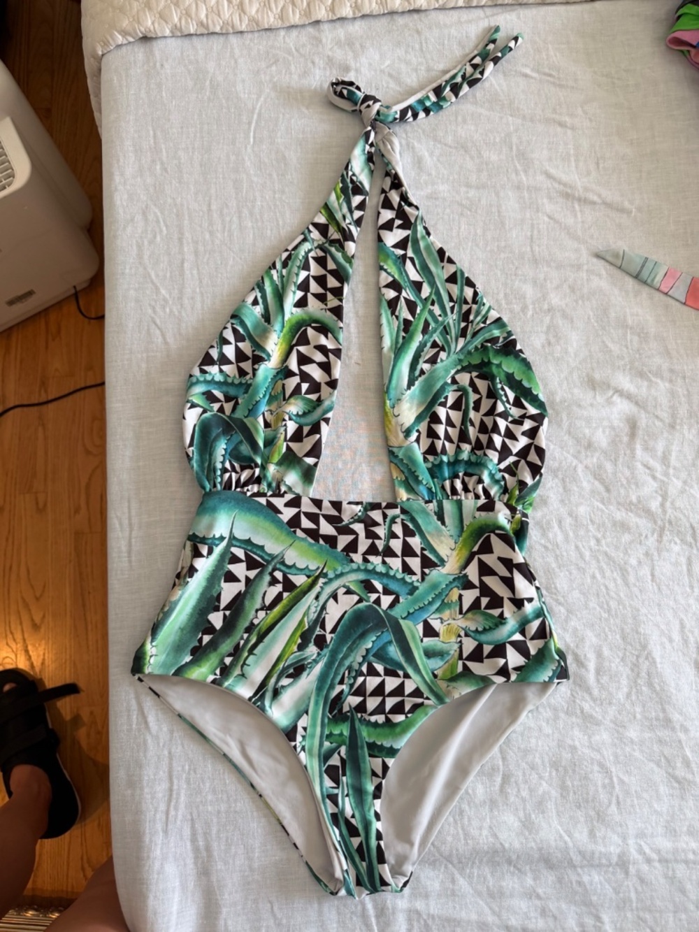 MARA HOFFMAN Size Large ALOE GREEN Cross Front One-Piece Swimsuit